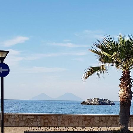 Apartmán Casa Tranquilla E Luminosa Con Terrazzo A Due Passi Dal Mare Brolo Exteriér fotografie