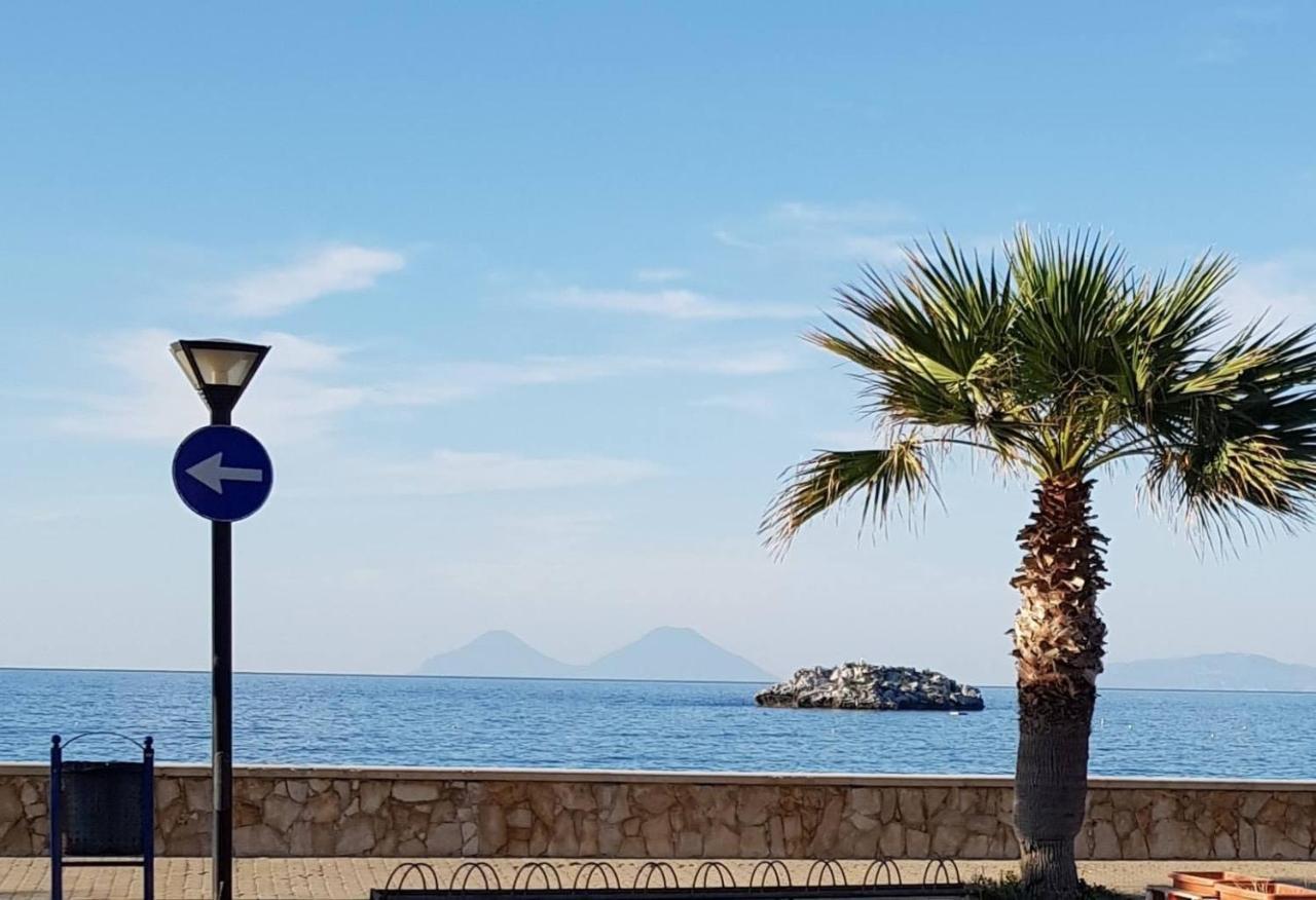 Apartmán Casa Tranquilla E Luminosa Con Terrazzo A Due Passi Dal Mare Brolo Exteriér fotografie
