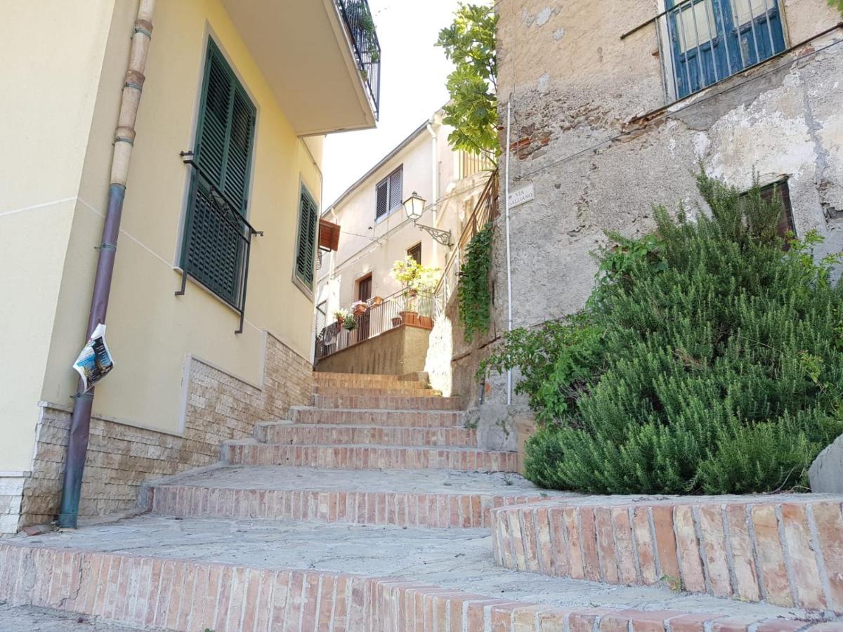 Apartmán Casa Tranquilla E Luminosa Con Terrazzo A Due Passi Dal Mare Brolo Exteriér fotografie